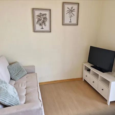 Apartment House Center