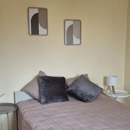 House Center Apartment